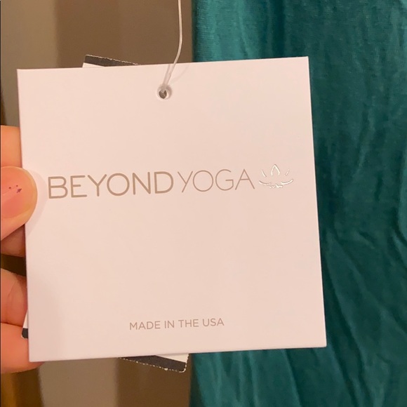 Beyond Yoga Slinky Flare Back Tee - Picture 2 of 9